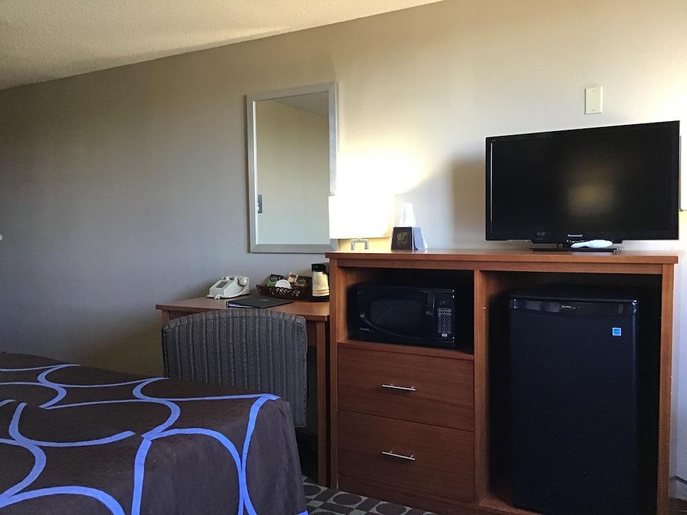 Super 8 By Wyndham Miles City Εξωτερικό φωτογραφία