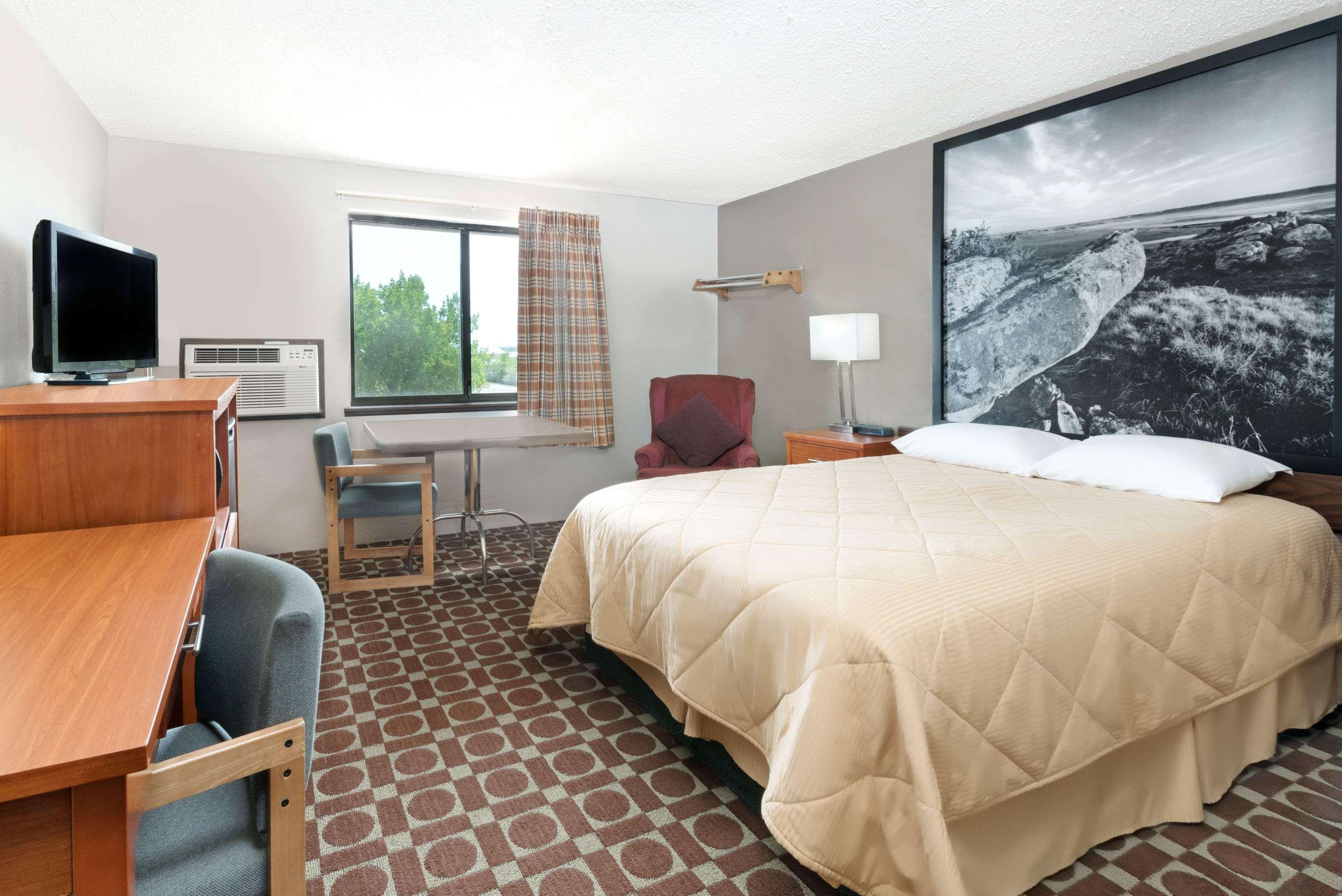 Super 8 By Wyndham Miles City Εξωτερικό φωτογραφία